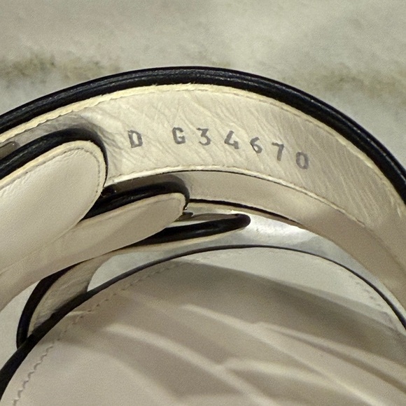 Chanel CC Turnlock Leather Sandals Size 38 White Black Mules NIB - Picture 14 of 15